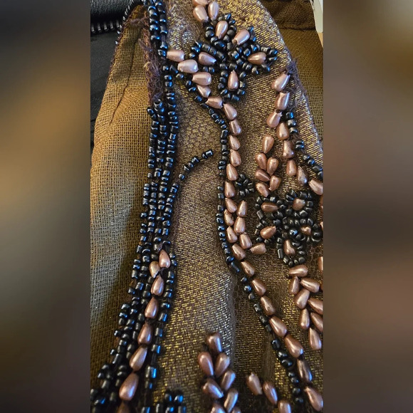 Gorgeous top - Picture 8 of 13